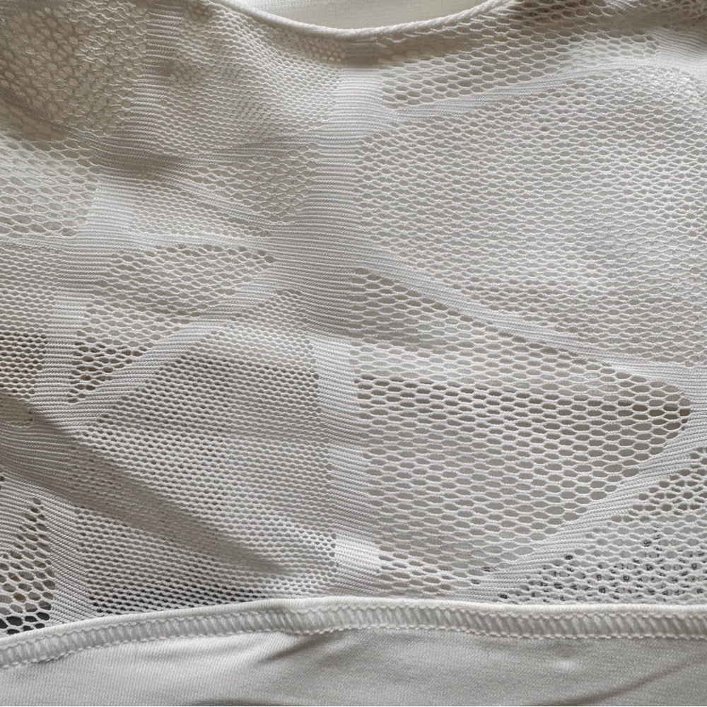 Lululemon White Athletic Tank Top size 6 - Picture 3 of 6